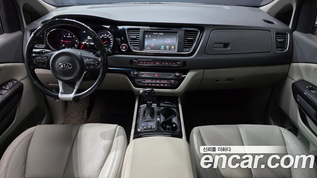 Kia Canival 2016 — photo 7