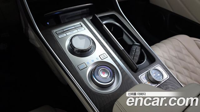 Genesis GV80 2023 — photo 12