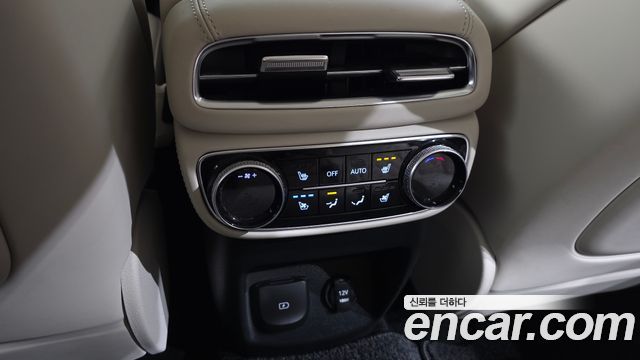 Genesis GV80 2023 — photo 25