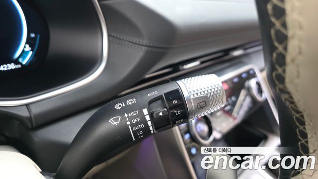 Genesis GV80 2023 — photo 28