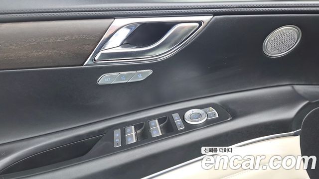 Genesis GV80 2023 — photo 32
