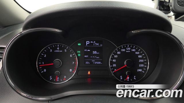 Kia K3 2016 — photo 11