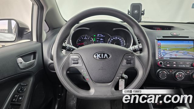 Kia K3 2016 — photo 18
