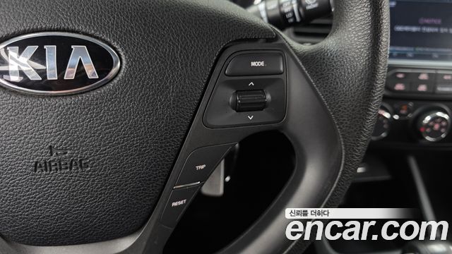 Kia K3 2016 — photo 24