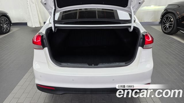 Kia K3 2016 — photo 26