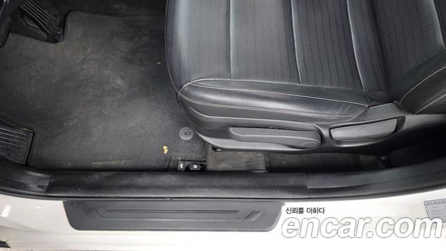 Kia K3 2016 — photo 31