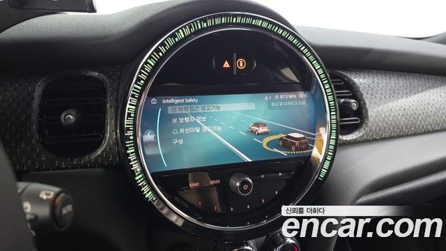Mini Cooper 2022 — photo 21