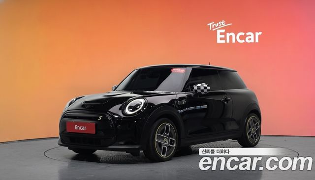 Mini Cooper 2022 — photo 1