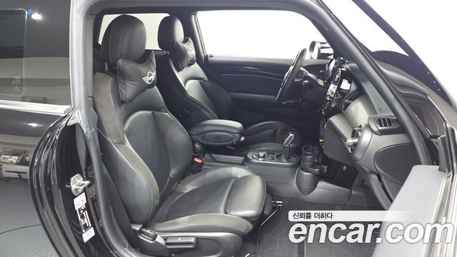 Mini Cooper 2022 — photo 16