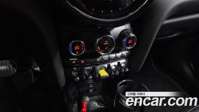 Mini Cooper 2022 — photo 28