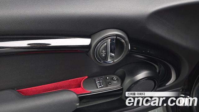 Mini Cooper 2022 — photo 30