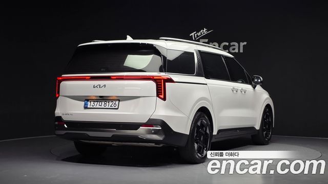 Kia Canival 2025 — photo 2