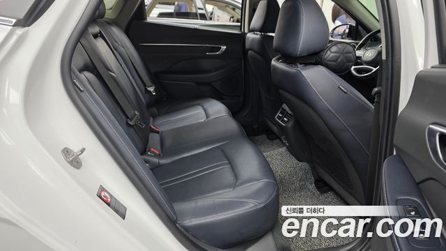 Hyundai Sonata 2023 — photo 17