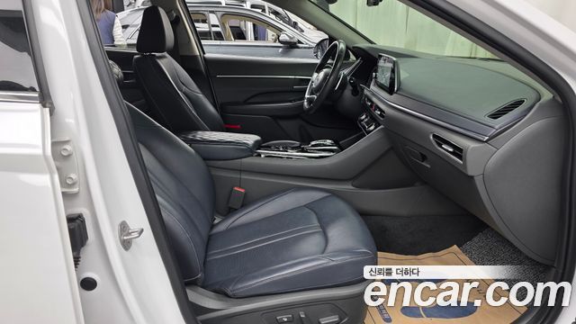 Hyundai Sonata 2023 — photo 16