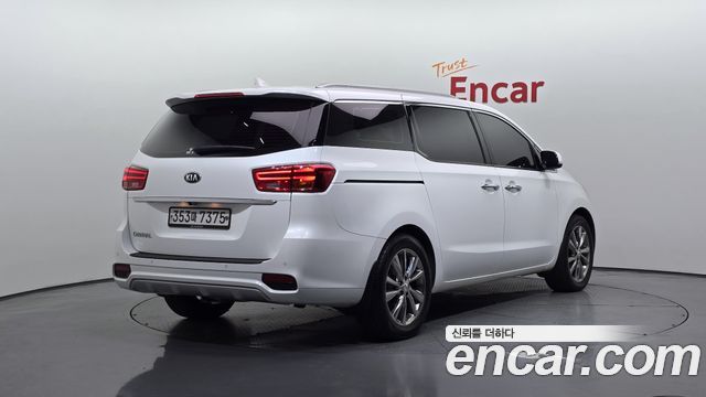 Kia Canival 2020 — photo 2