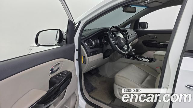 Kia Canival 2020 — photo 13
