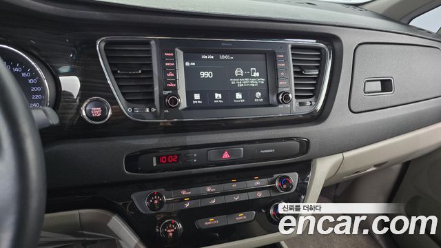 Kia Canival 2020 — photo 18