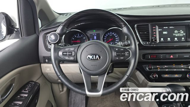 Kia Canival 2020 — photo 19