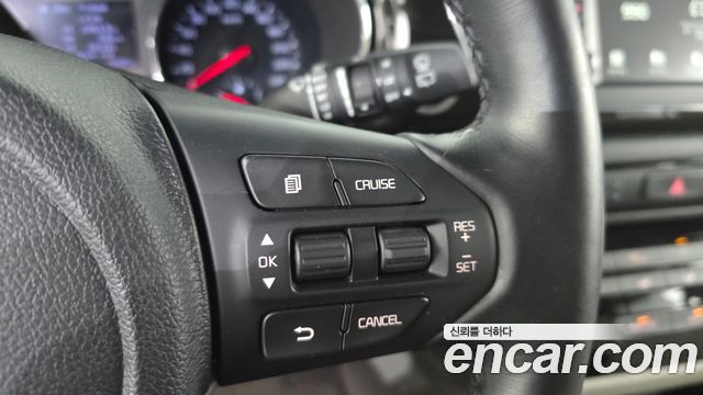 Kia Canival 2020 — photo 23