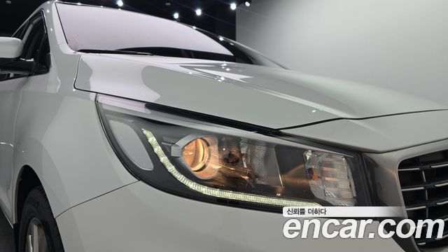 Kia Canival 2020 — photo 8