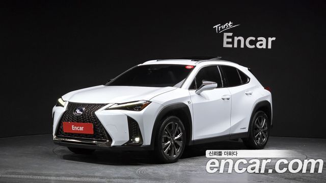 Lexus UX 2020 — photo 1