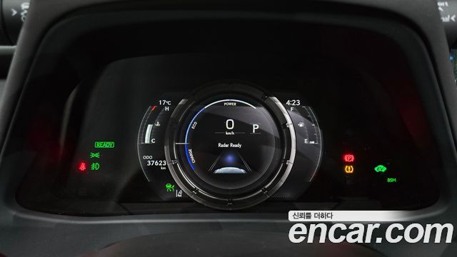 Lexus UX 2020 — photo 11