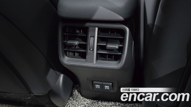 Lexus UX 2020 — photo 29