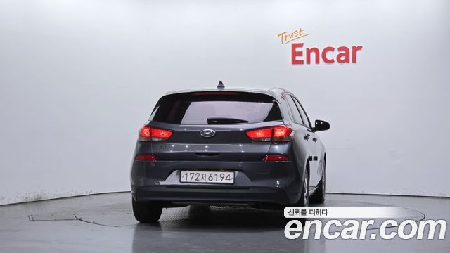 Hyundai i30 2018 — photo 4