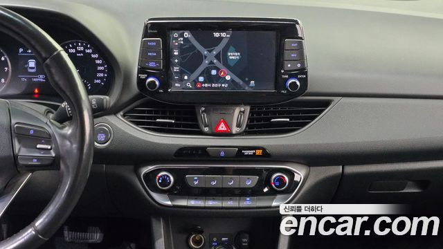 Hyundai i30 2018 — photo 18