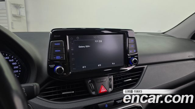 Hyundai i30 2018 — photo 20