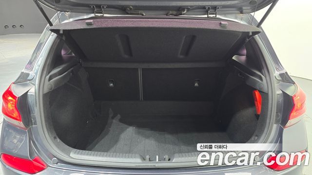 Hyundai i30 2018 — photo 23