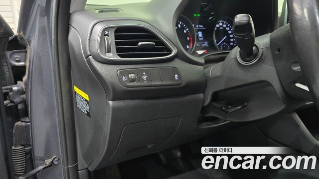 Hyundai i30 2018 — photo 26