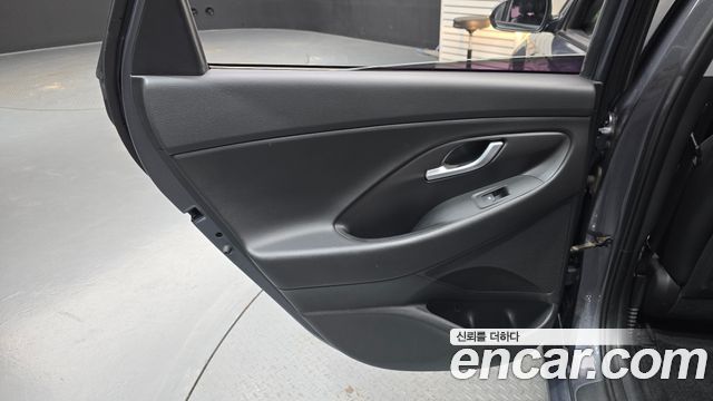 Hyundai i30 2018 — photo 15