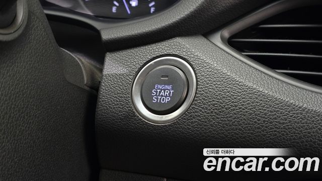 Hyundai i30 2018 — photo 27