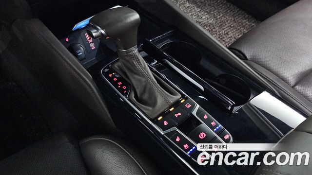 Kia K7 2019 — photo 9