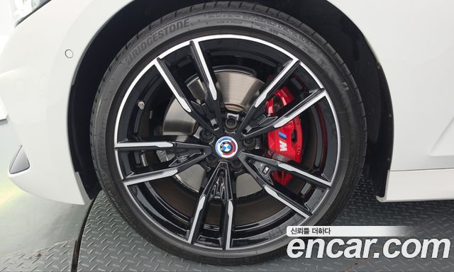 BMW 3-Series 2025 — photo 5