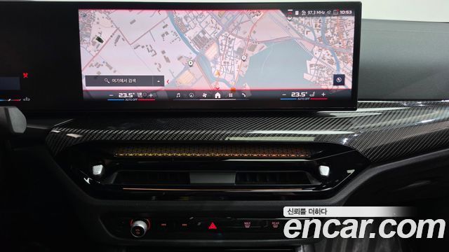BMW 3-Series 2025 — photo 19
