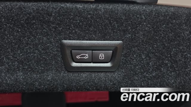 BMW 3-Series 2025 — photo 25