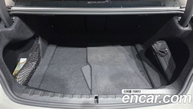 BMW 3-Series 2025 — photo 26