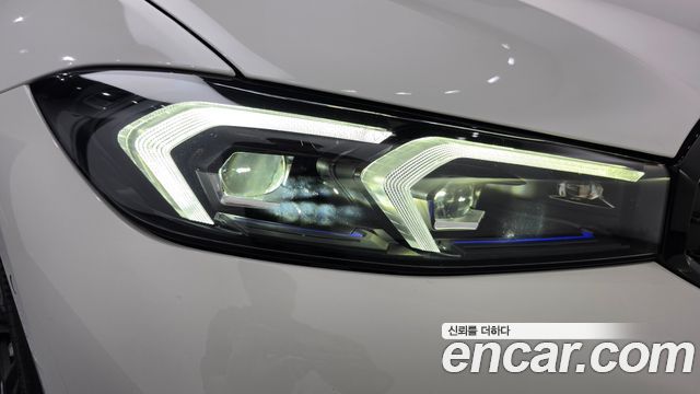 BMW 3-Series 2025 — photo 8