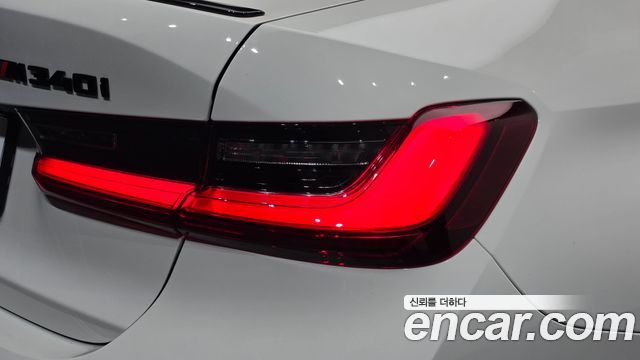 BMW 3-Series 2025 — photo 9