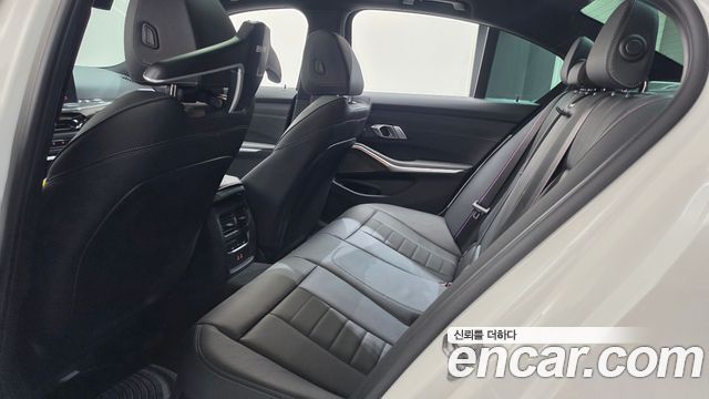 BMW 3-Series 2025 — photo 27