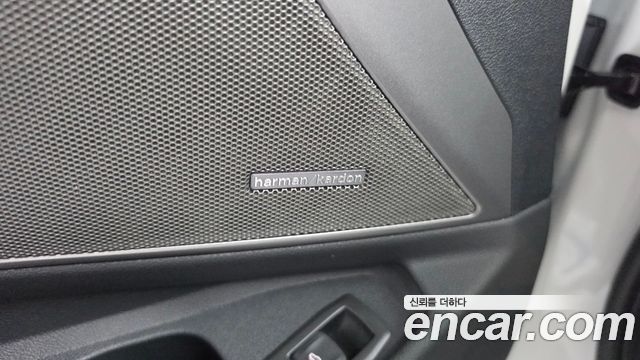 BMW 3-Series 2025 — photo 34