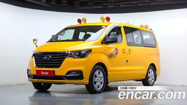 Hyundai Starex 2019 — photo 1