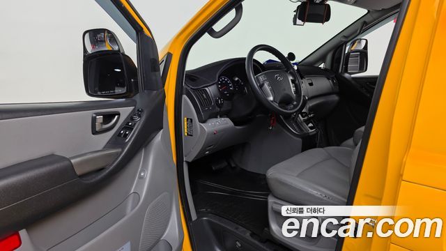 Hyundai Starex 2019 — photo 13