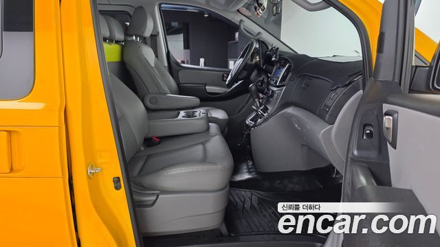 Hyundai Starex 2019 — photo 17