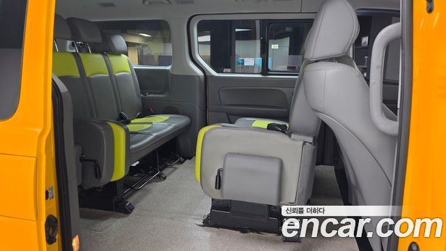 Hyundai Starex 2019 — photo 18