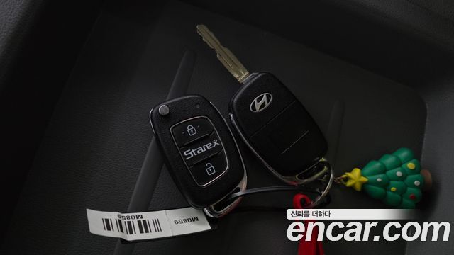 Hyundai Starex 2019 — photo 25