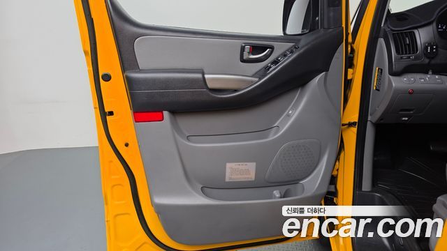 Hyundai Starex 2019 — photo 14