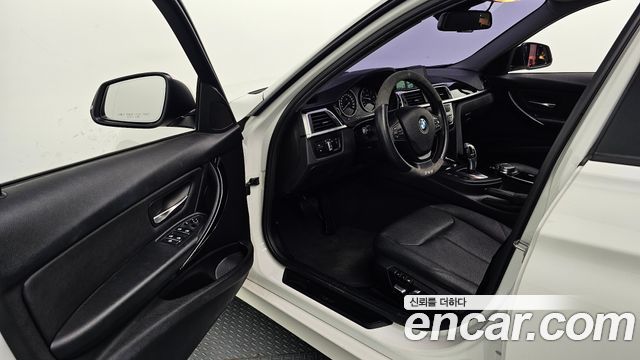 BMW 3-Series 2016 — photo 10
